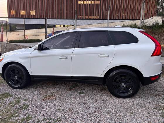 VOLVO XC60 2.0 T5 COMFORT FWD TURBO GASOLINA 4P AUTOMÁTICO